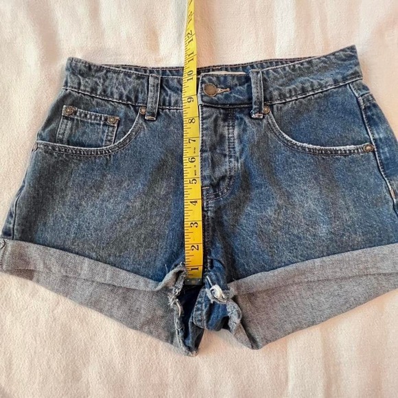 Rip curl blue denim booty shorts Size 26. - Picture 4 of 7